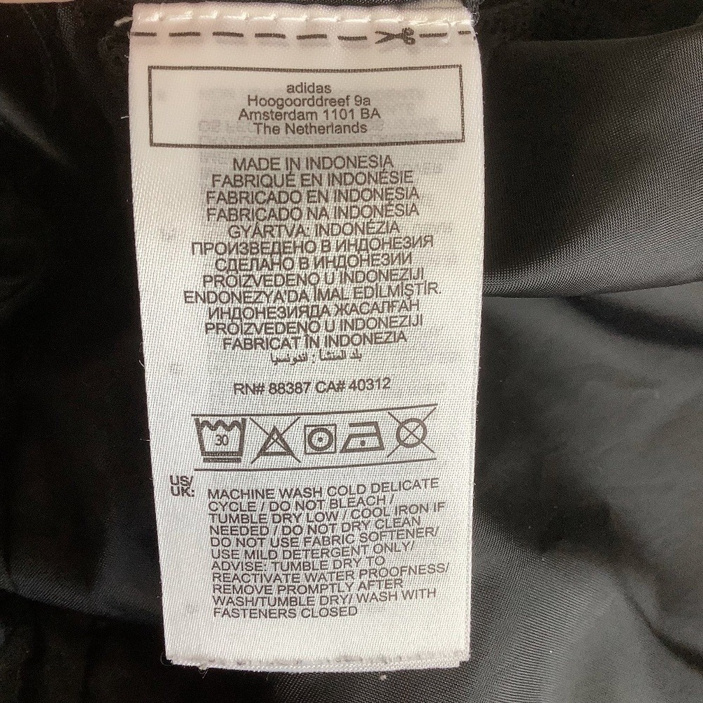 Adidas Women's 3-Stripes Rain Rdy Jacket Black H65759 Flaw: Missing Zipper Pull - Picture 11 of 14